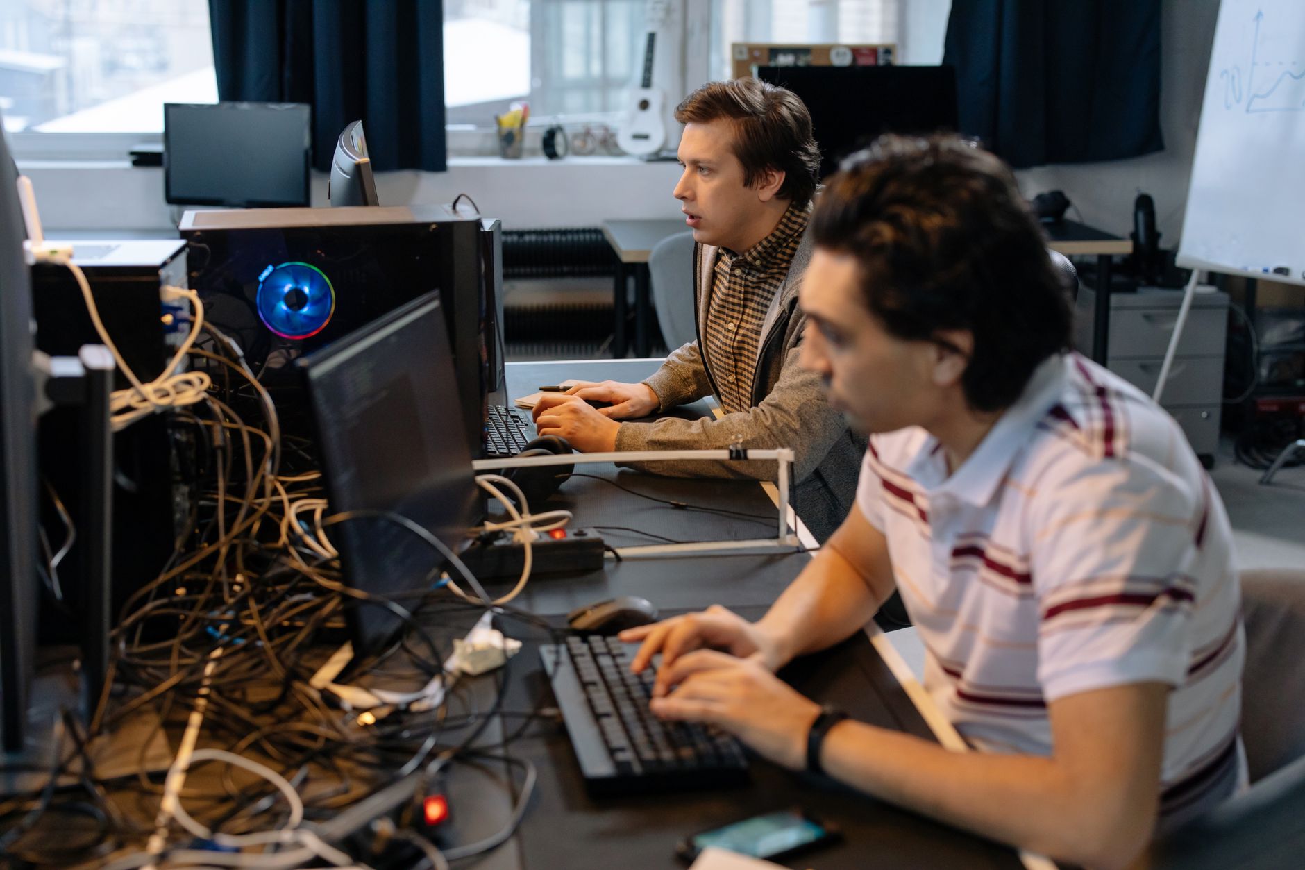 Boligplacering til konsulentteams under softwareudrulninger — sådan gør du det rigtigt