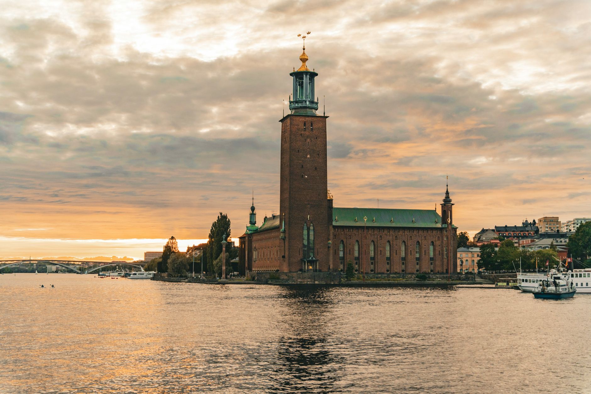 Hotell eller företagsboende i Stockholm – vad är rätt val för ditt team?