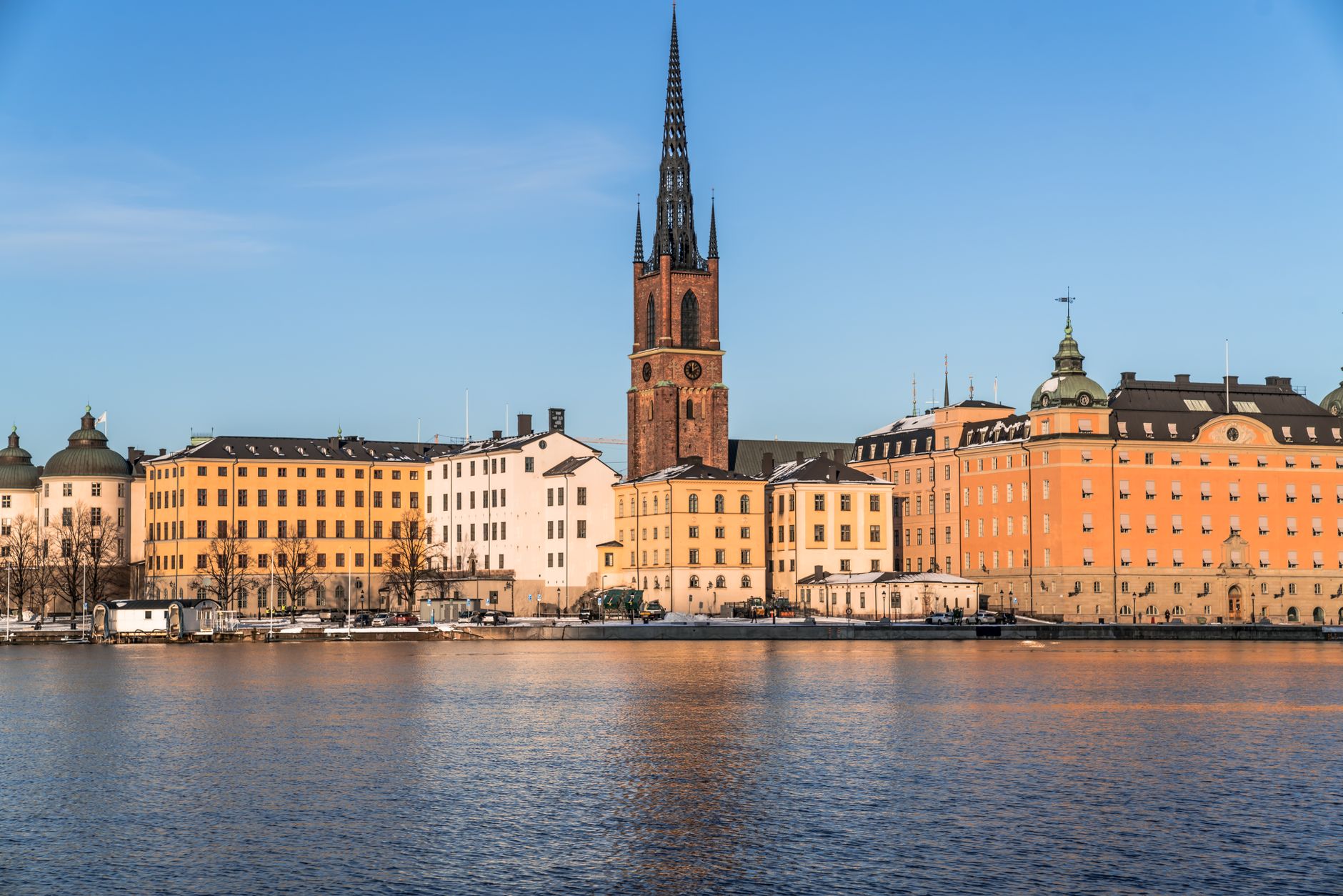 Trygg uthyrning till företag i Stockholm – så fungerar det för fastighetsägare