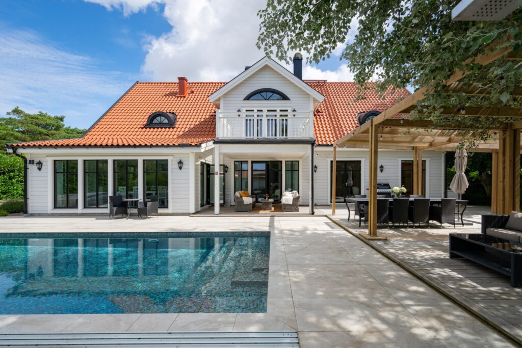 Upptäck hur du hyr ut din bostad till företag 2025 med Rentaborg – säkra hyresgäster, smarta avtal och trygg inkomst hela året