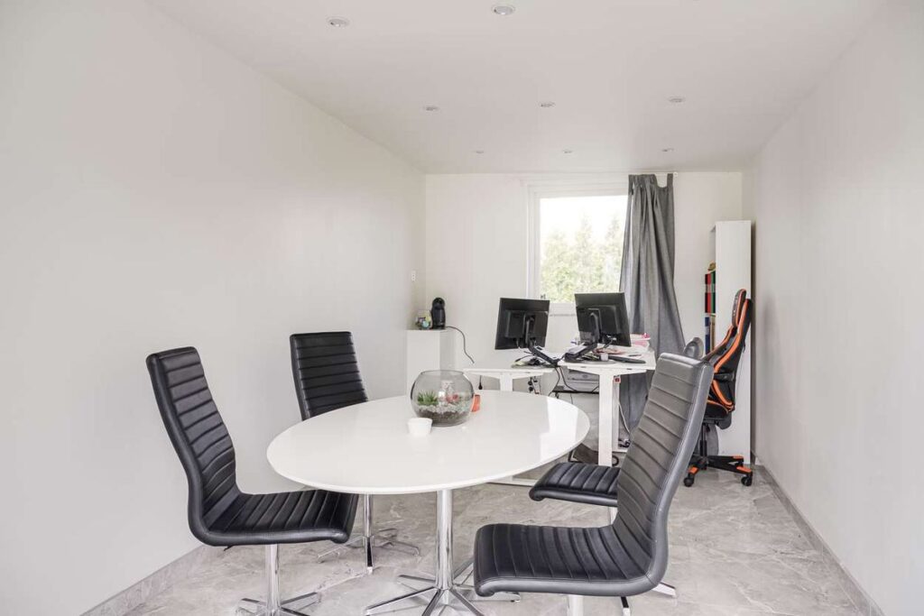 Find and manage quality housing for project teams across Sweden seamlessly. Rentaborg simplifies logistics so your team