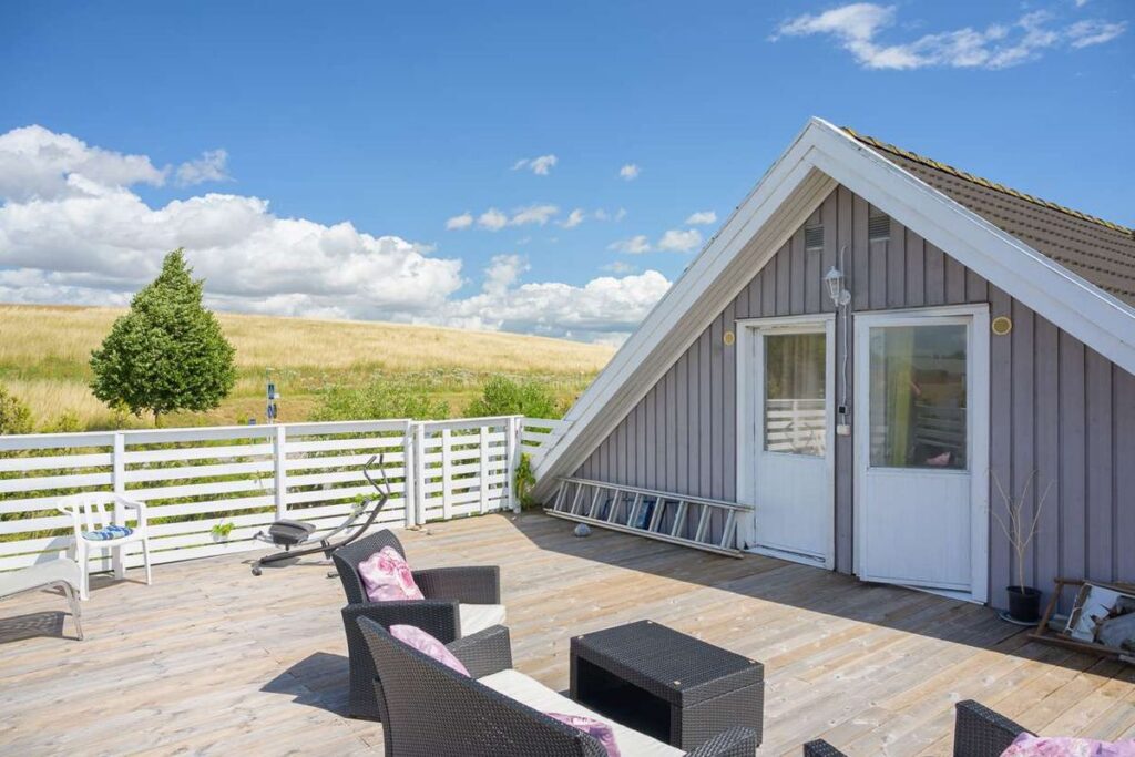 När Rentaborg kontaktar dig får du professionell vägledning för att hitta ett hem som passar. Låt oss hjälpa dig göra ett tryggt val.