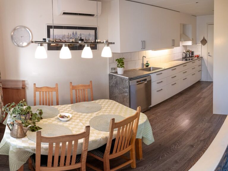 d72712dcc55741b7e703e5c1c90d9042e28fbff1b6df88eca8792f2600aac382