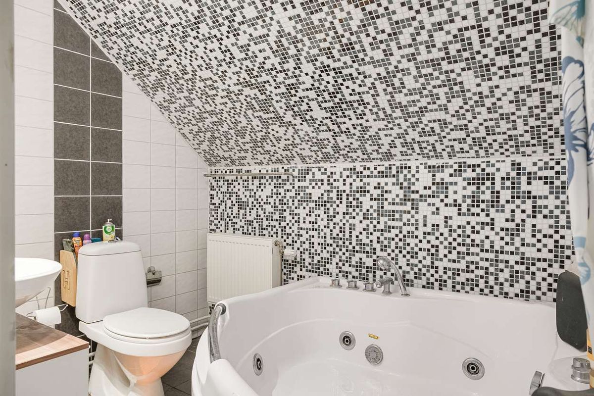 En trög bostadsmarknad behöver inte påverka din ekonomi negativt. Se hur företagskunder kan täcka kostnader