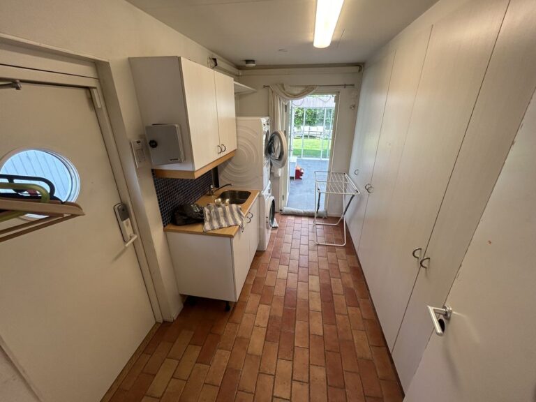 d33a2a8faec44e2c49adf196c6c10bc54c9eac48f5c069f27bdbc98e6f88ad48