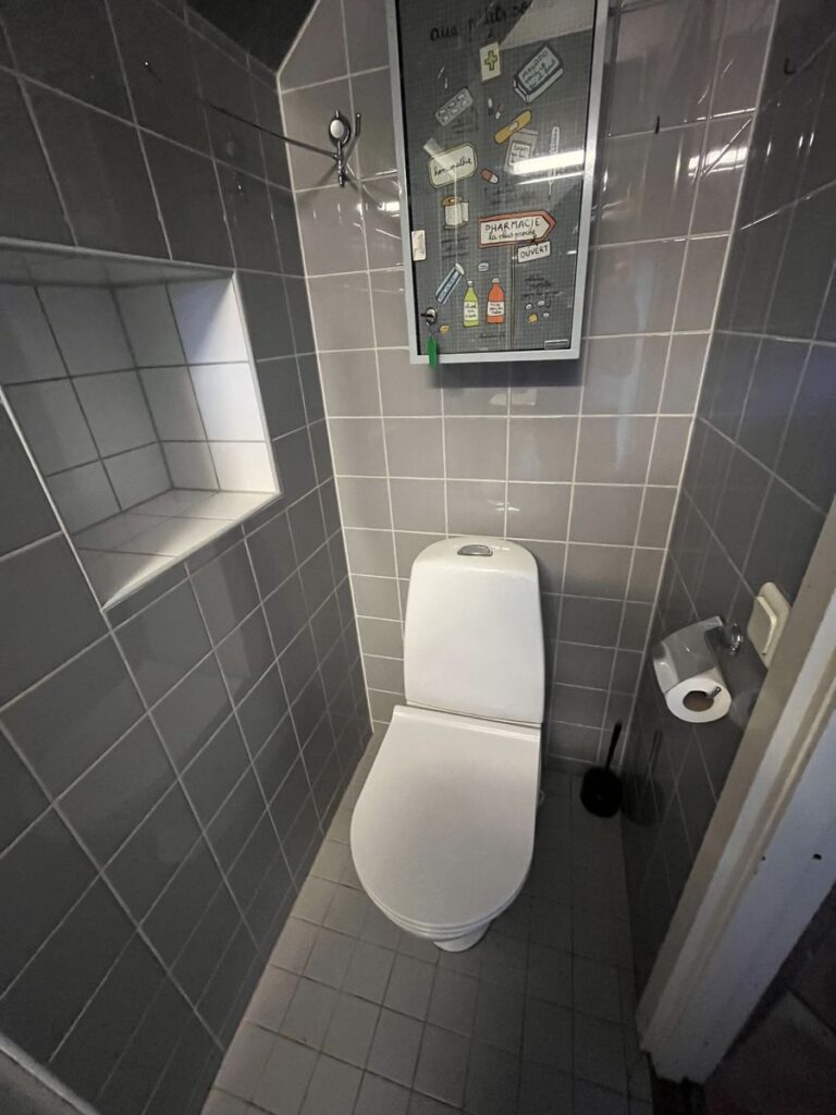 e1f5be3a38315c6fe0a8915139c89dbf2de9281d9c3410d64c002c638502d68e