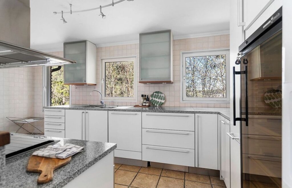 What are the Top Benefits of Choosing Furnished Rentals for Corporate Housing in Sweden?