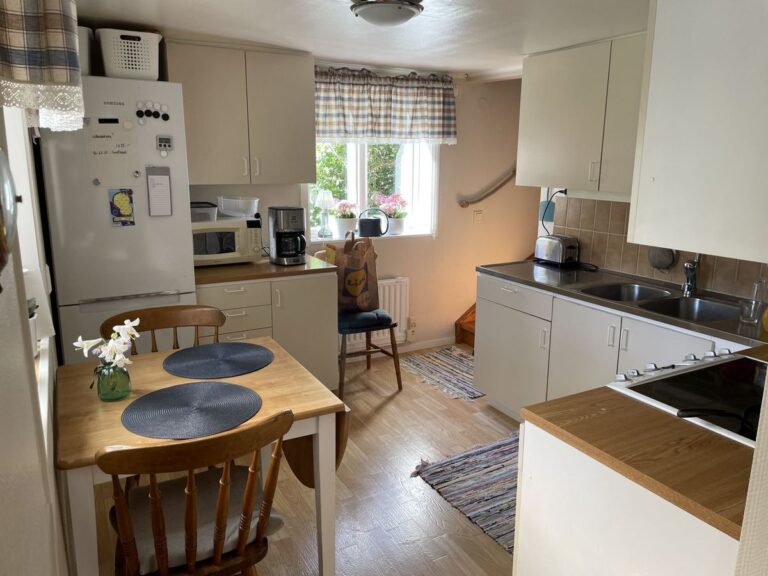 9e4d5eb993fe481a2ab0395fd315d5593c072c952e6a089e044b8b82e44ca11c