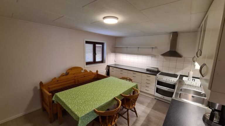 a1e959b2194d2ec81eca0e3172f2170739f5b6645f12e0d7f3f4488e4f4f6926