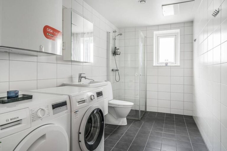 ae848217aa65fa33c2a675b16a559fe4705e3d0ea9dfd1d176185acbc5bdd6eb