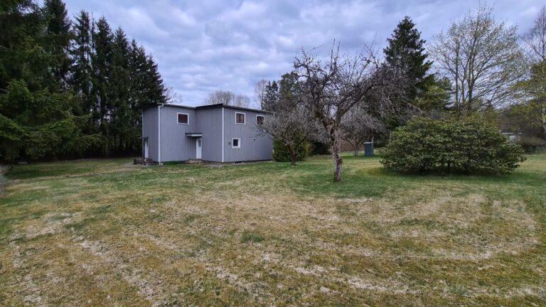 c8381dac4cdda7aeced2d3bfb206727229e77bb66e2a2311144d3c8cf8a29db7