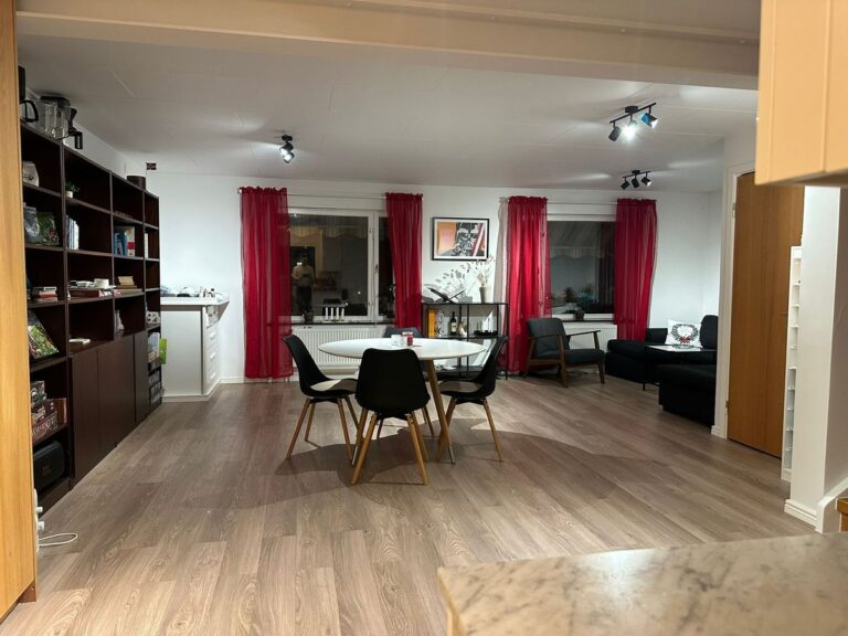 1045015c43eccaef775fd85a5d3f4af2aa2b23fc2c24ff3c8f29d956868845b1