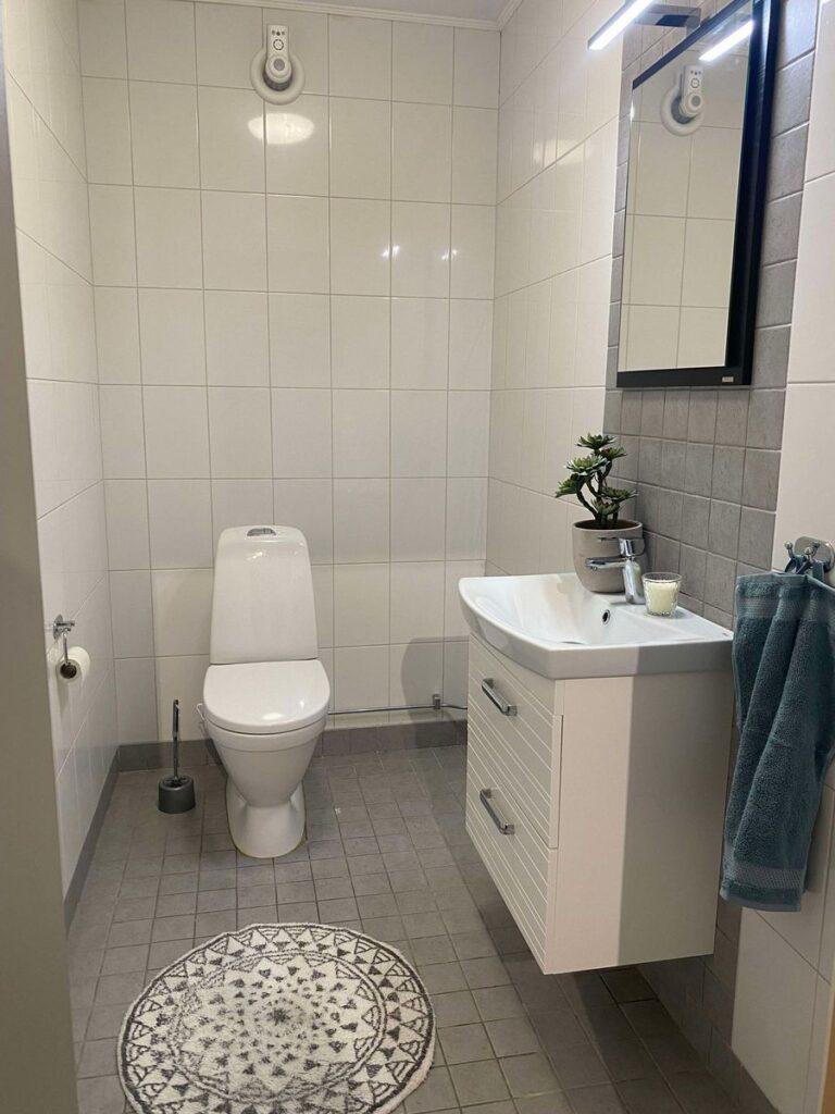 1bc81a4abe46bb1753e9599fab4f638a800074435fa07317c823de8b011fd649