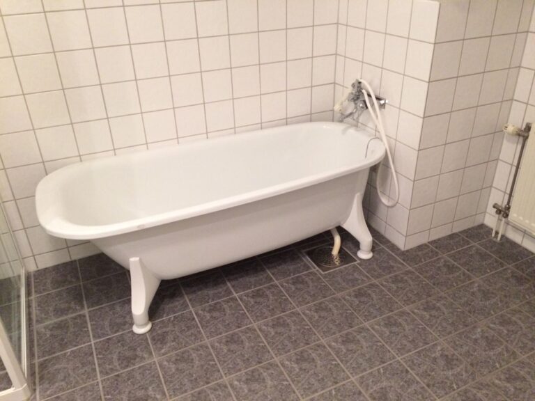 24c18097e69ad628eaf7a09933b8c59f112fd2c0be2ee8594472d11533d516e2