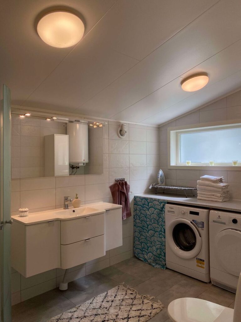 26eebd022f1be51003517bbd4436c2549c19a243afb78f58d69d88bf4b9d957f