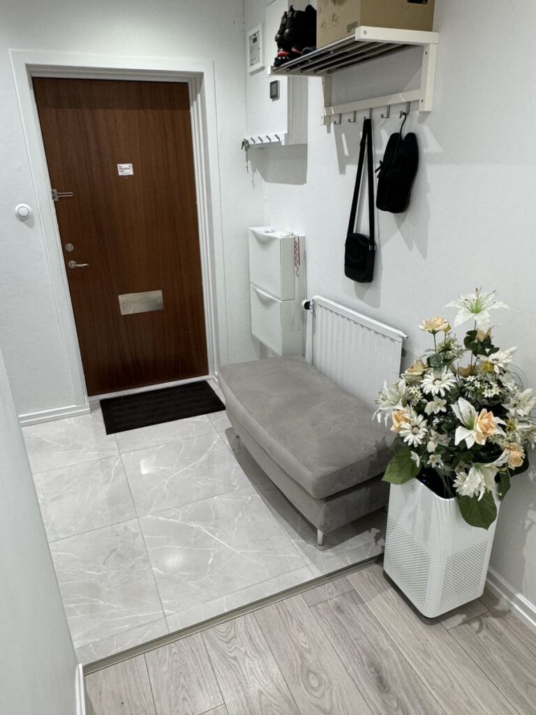 949cd837bf3882721dd71c35e4045d43a74f5e9a36e389981dd1add9a3d00bac