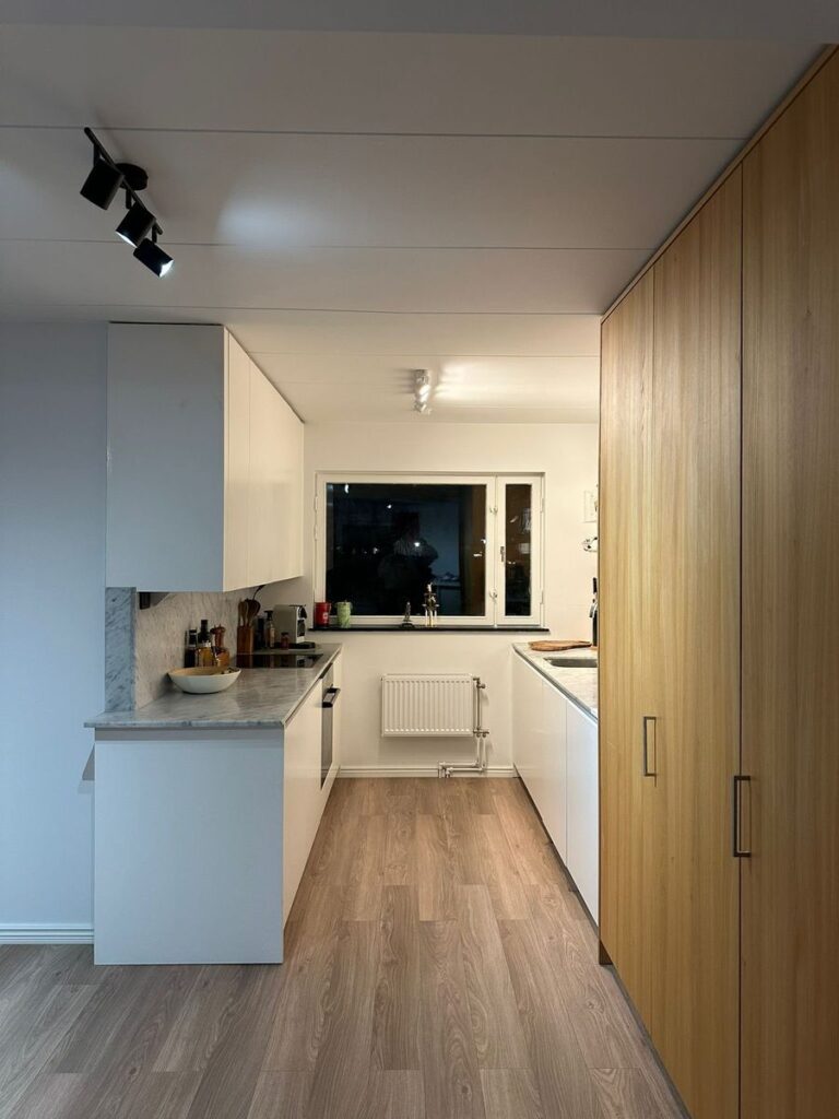 b37df477b6cf1345ac446351a18c309c56899badeb51471f9bca31400e80acf4