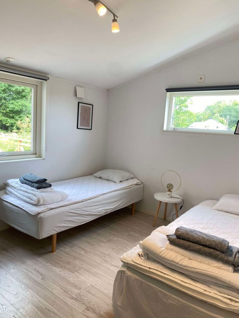 d331e4cbaba519352d4a4acaff125f3979a53b037d41f9f2924644bf158b0add