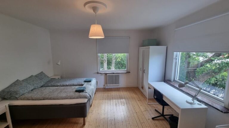 1de74bce0f6d83057d4dab2e05f34d08c062919a399dbe4fe6690e4c91e1f12c