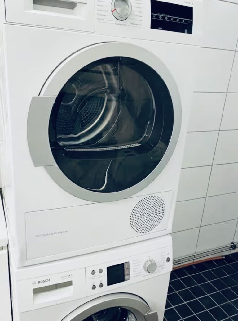 205b408024a23a213c14623f16cfd5db781bd6a24c5f52ecb9845edf84ffd6e8