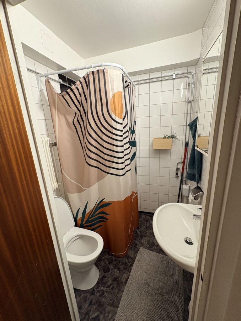 32f3b35b8f97b4106d382f5222a52a8c7a3615318cbdb3868aae7be2b94d9bcd