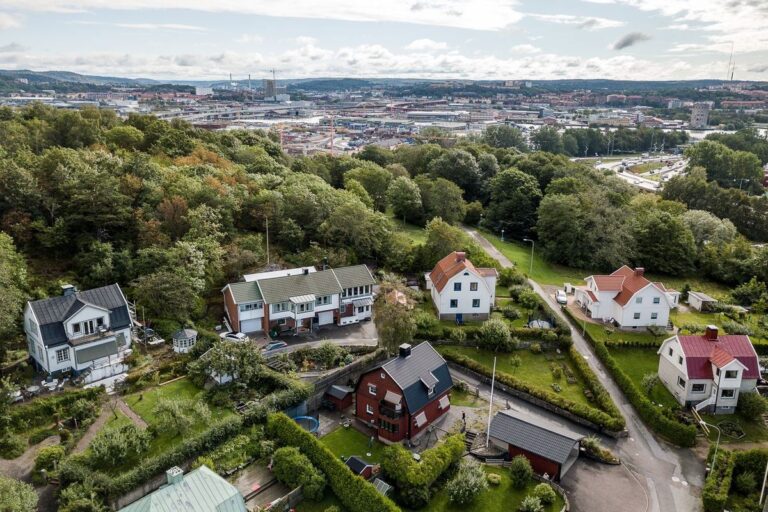 55ce0005ef2c55bf19237e9574907be9702e7d9b5e7b98140d9083f6d18e2e9a