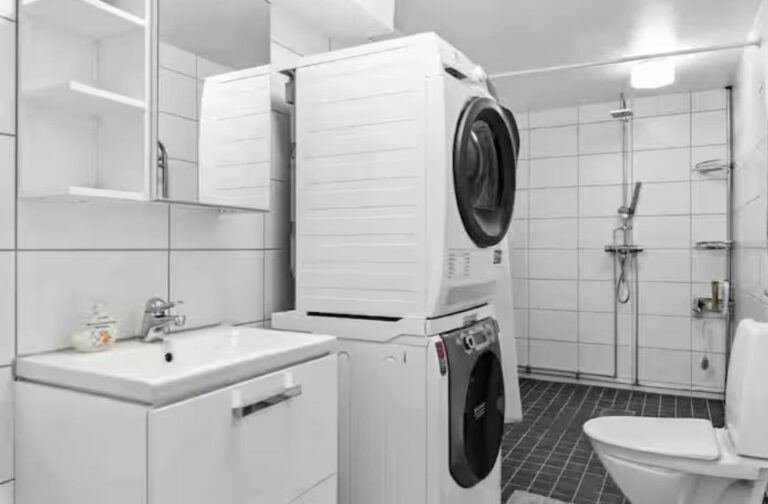 571c0ef3b82b66852459558d59d1549a58008a2f923a3f1421ea4306e51d2e26