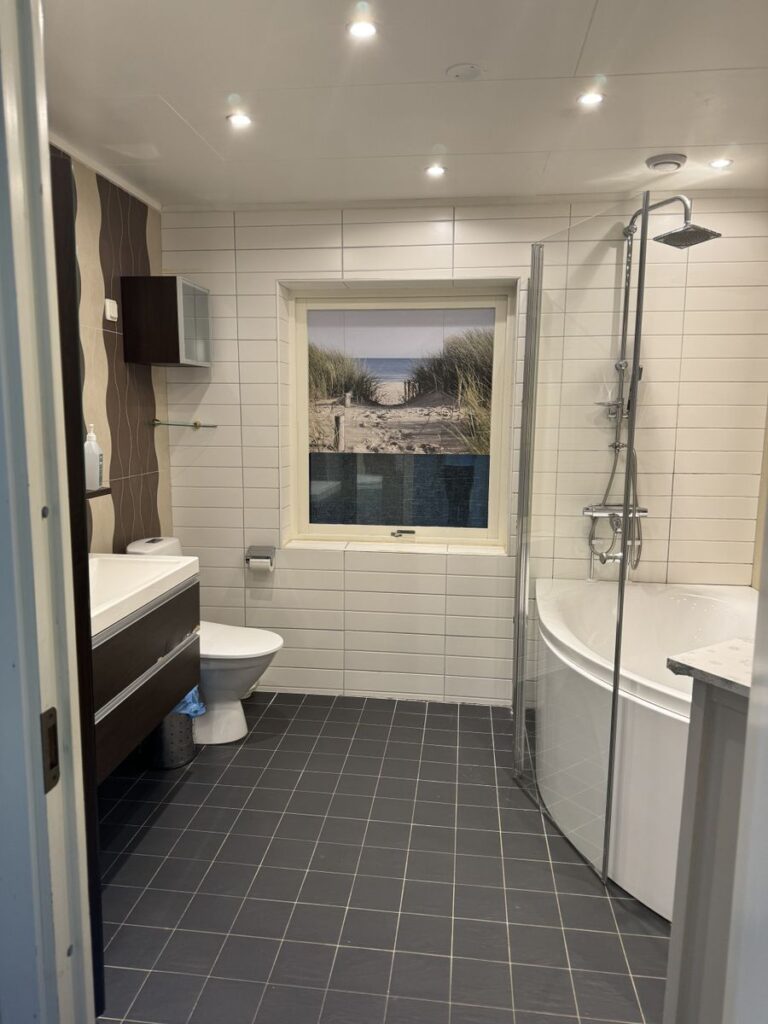 707aa8b53ba2f04ebc92068595f667589c4127494e250e2a15bbed54a1bdf297