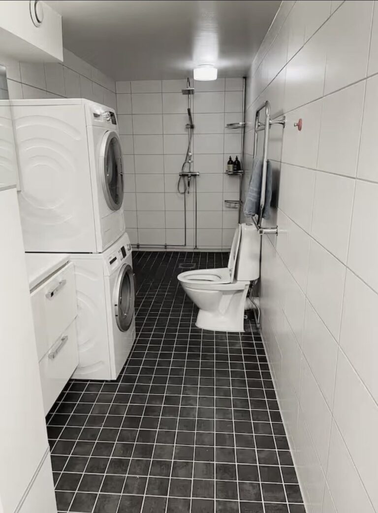 7080eed68c23e77fbf28091777f20f57f97c0412e8b00610922928abb2f78370