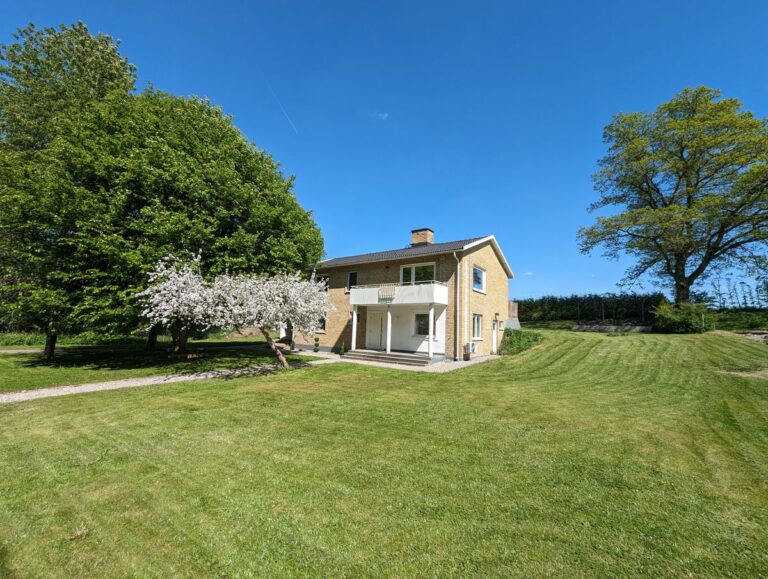 8e6b5c9455922400b2bb91f85b5ad588eb8767289a25548bf605a7b618f8e069