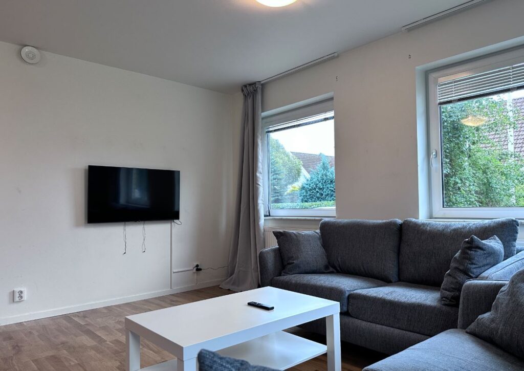 Explore top corporate accommodation in Stockholm designed for business needs, featuring stylish spaces & comfortable home