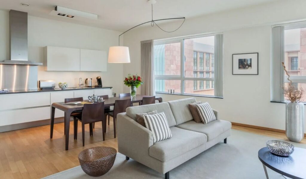 Find premium Amsterdam corporate housing with Rentaborg. Enjoy fully furnished rentals & comfort tailored for travelers.