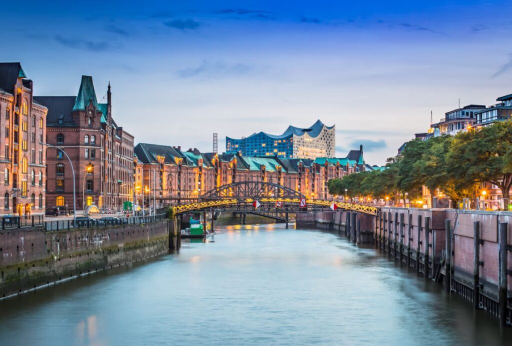 Looking for the Best Corporate Housing Hamburg? Discover comfortable short & long-stay apartments with modern amenities