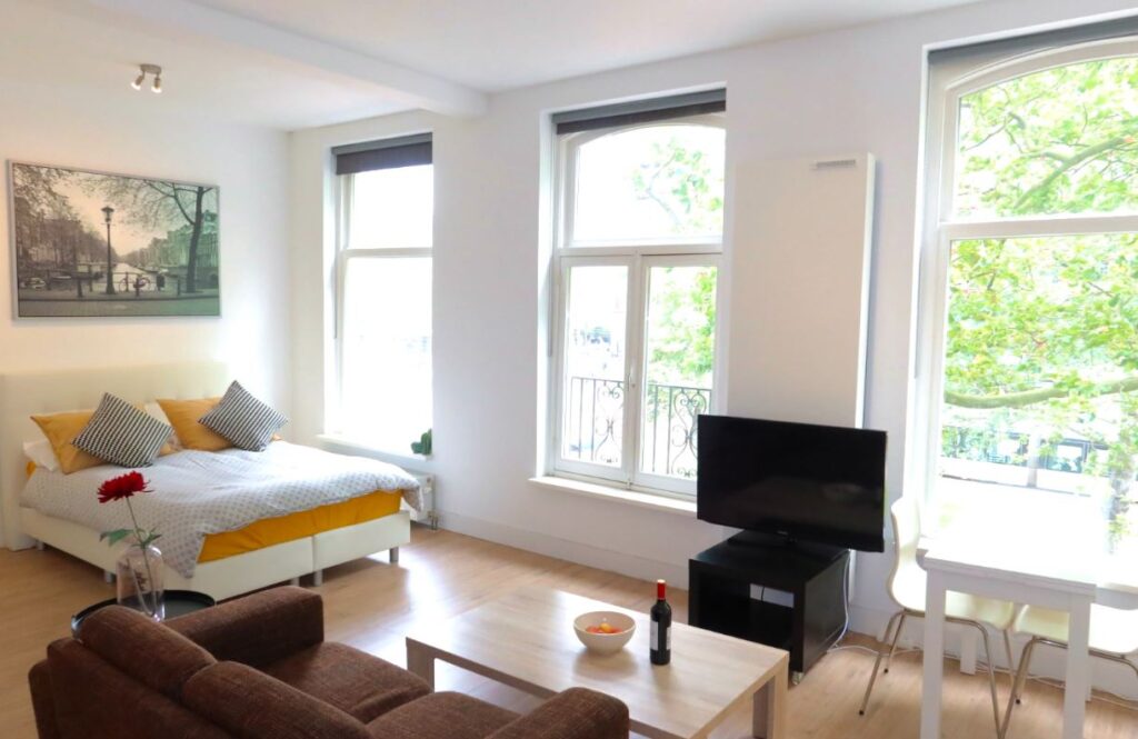 Choose Rotterdam Corporate Housing for Business Stays by Rentaborg. Experience business-ready amenities & hassle-free stays