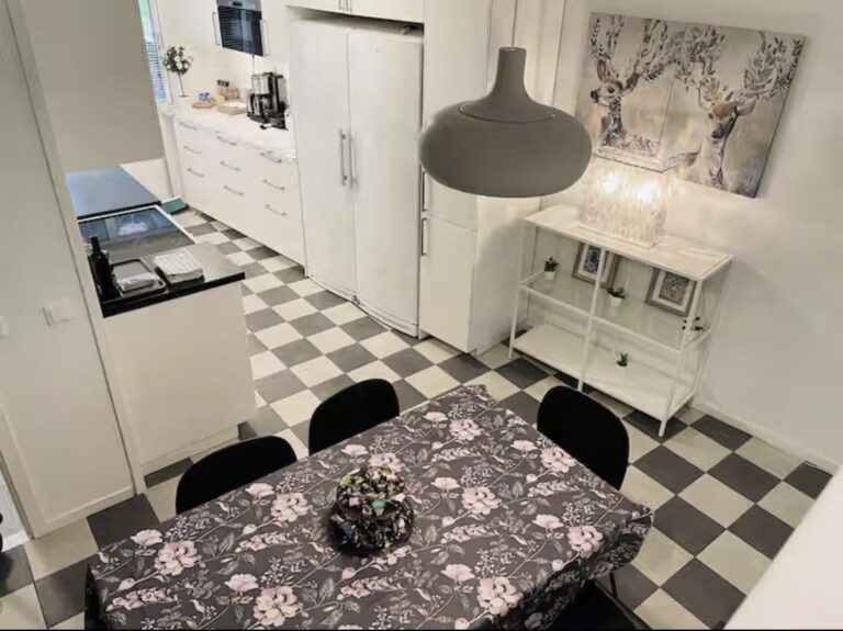 b7c0bb8c7447d94b173f5fe99eb32ef9e378aff58f2daf2e4c615cebd50bf026