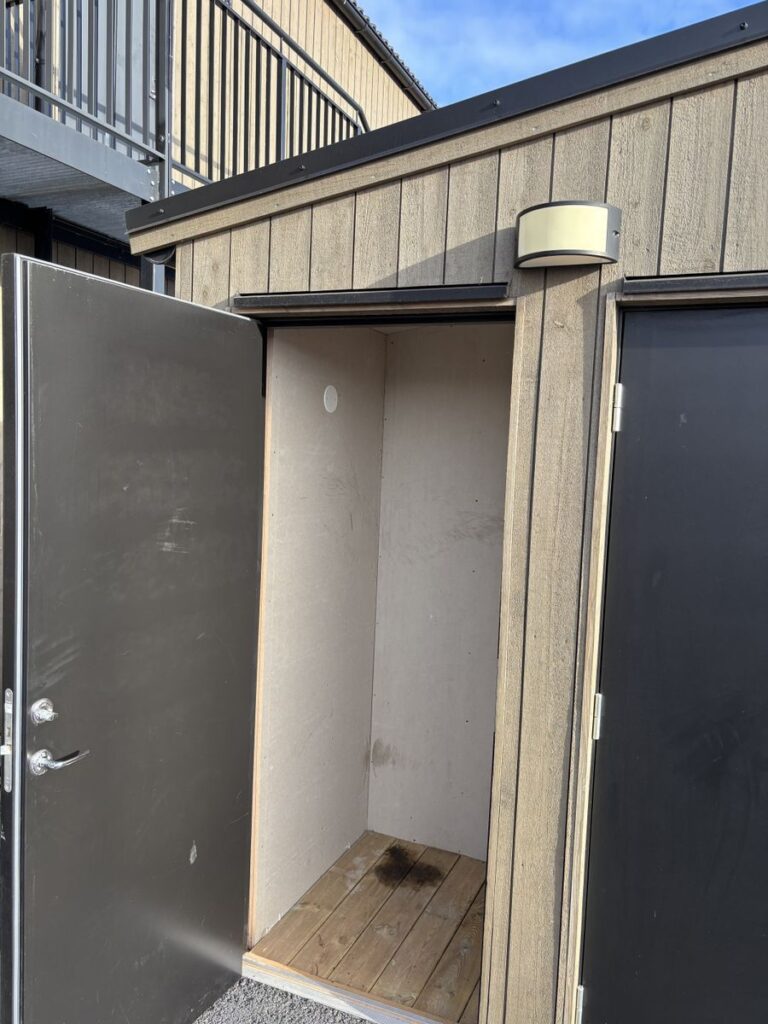 cb1a7a173abfc3231fd0390700db6f3c6f2a3297361c37171b4bca5d89e9503b