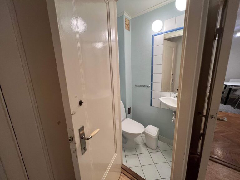 ce37aadcd9b5b43ad18a912207ef2cd46786ef383a233d69c2328fc90c2a1f14