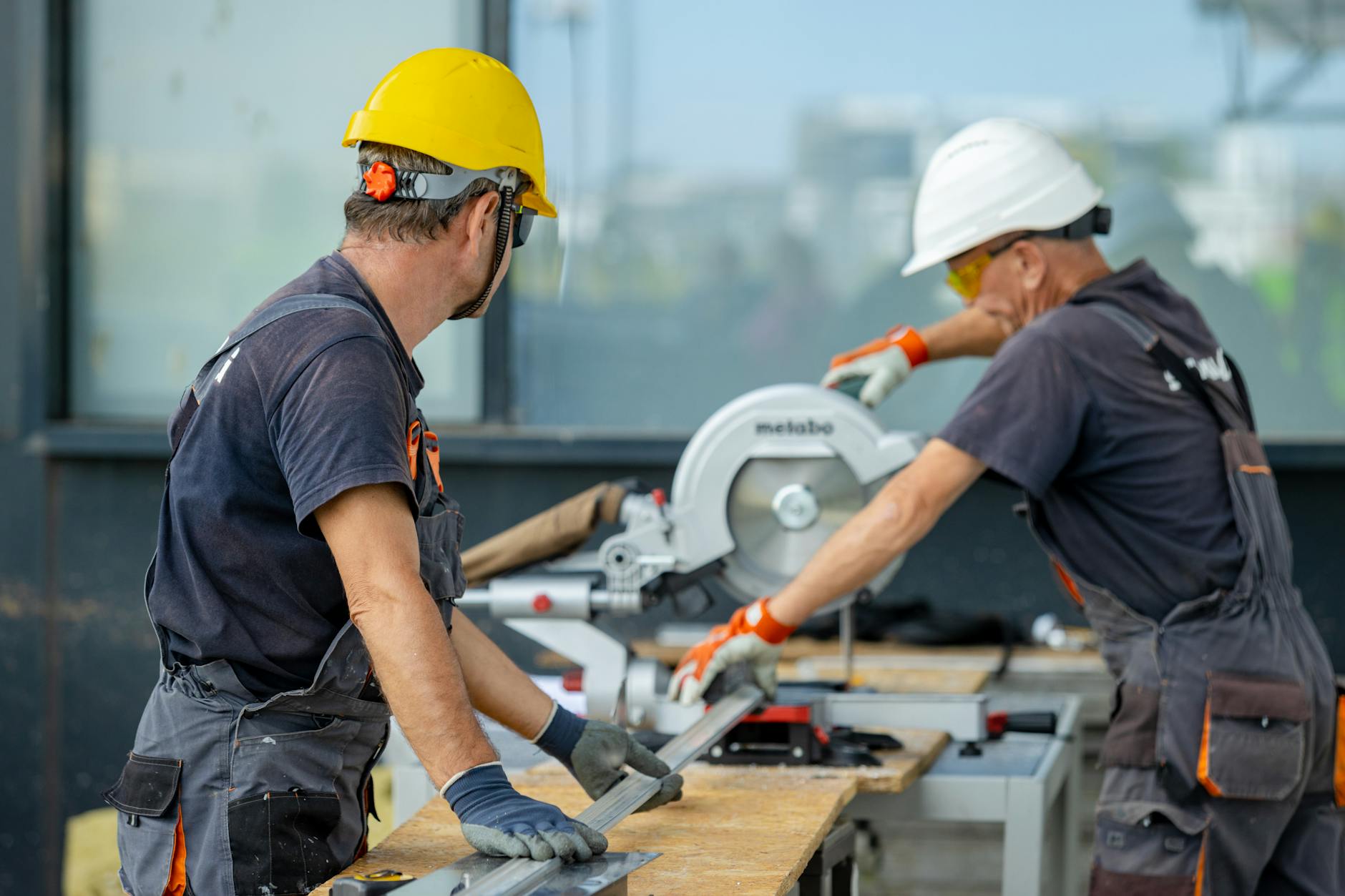 Housing Solutions for Construction and Infrastructure Teams: A European Guide