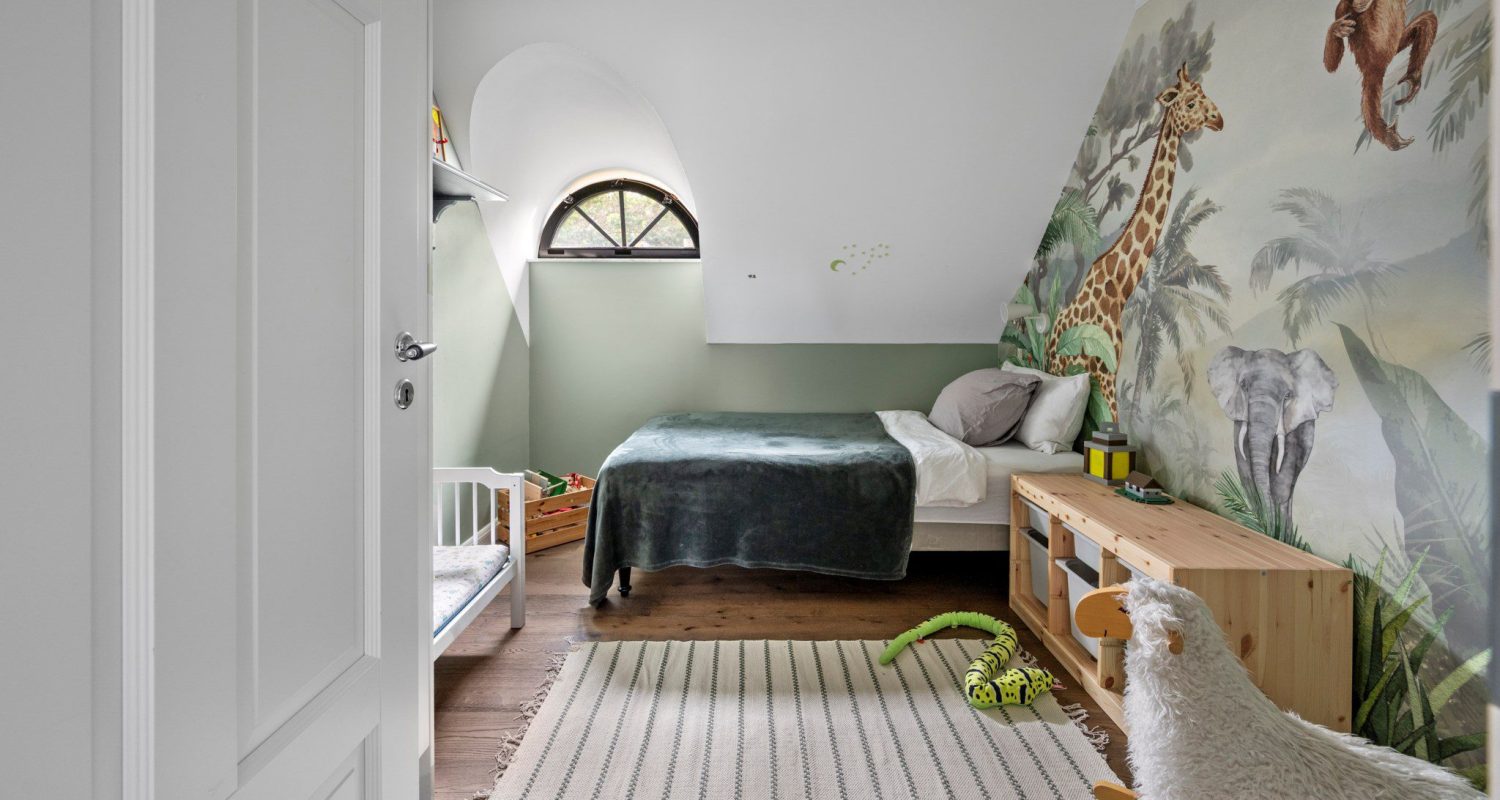 Hyra ut bostad till företag och få högre avkastning. Upptäck hur du säkert och lönsamt kan hyra ut din bostad till seriösa